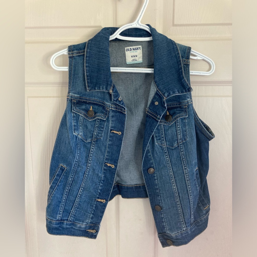 Like new Old Navy Jean Vest (M)